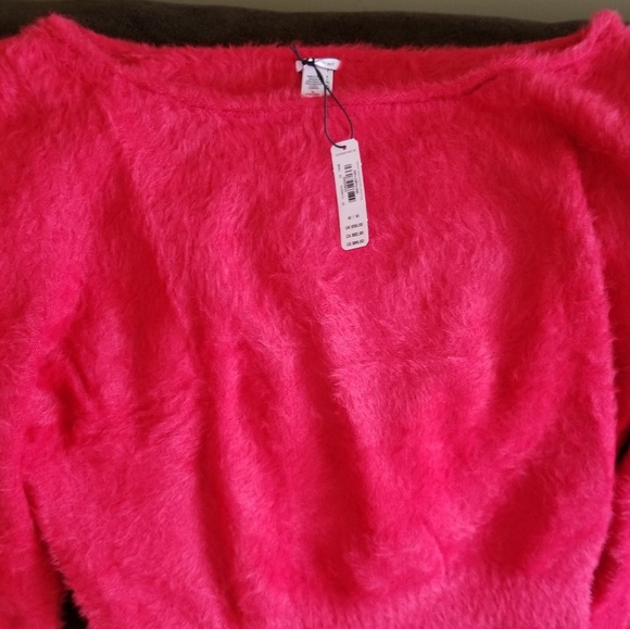 VS FUZZY SWEATER - Picture 5 of 5